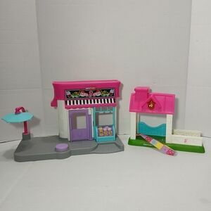 Fisher-Price Little People Barbie Horse Stable Light Sound Playset & Barbie Cafe